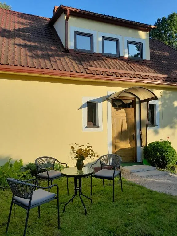 Dubavi, hotel in Viestura Laukums