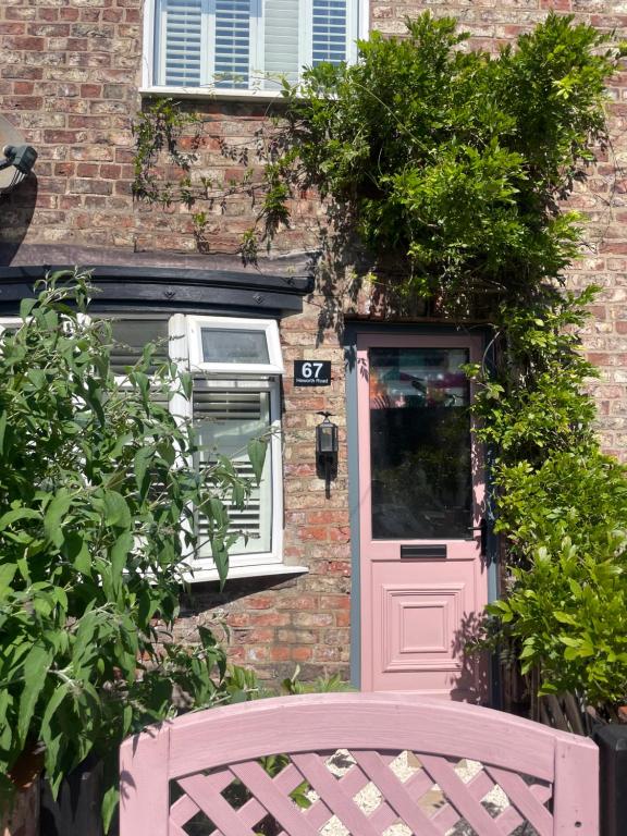 Quirky little end of terrace, York