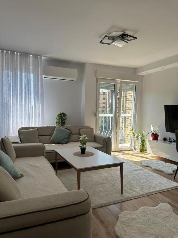 Eri Apartment, Priština