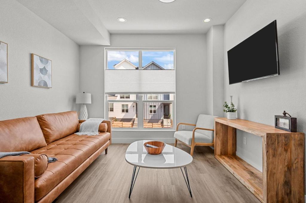 3534 W 63rd Ave, Denver