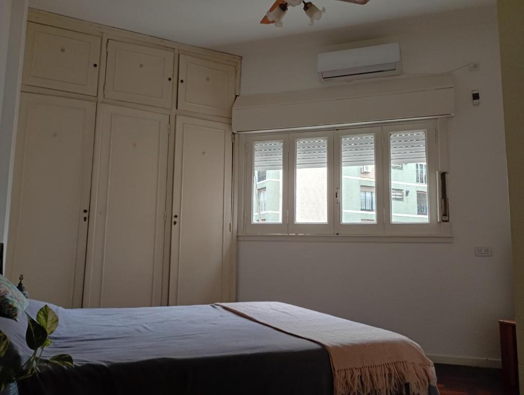 Departamento dos ambientes en Flores - 4