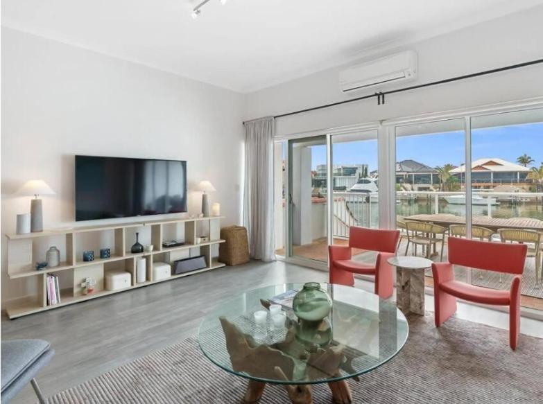 Port Sails Escape, Mandurah