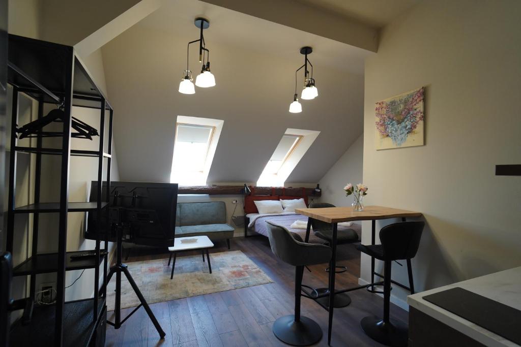 Elidon 1833, Pančevo