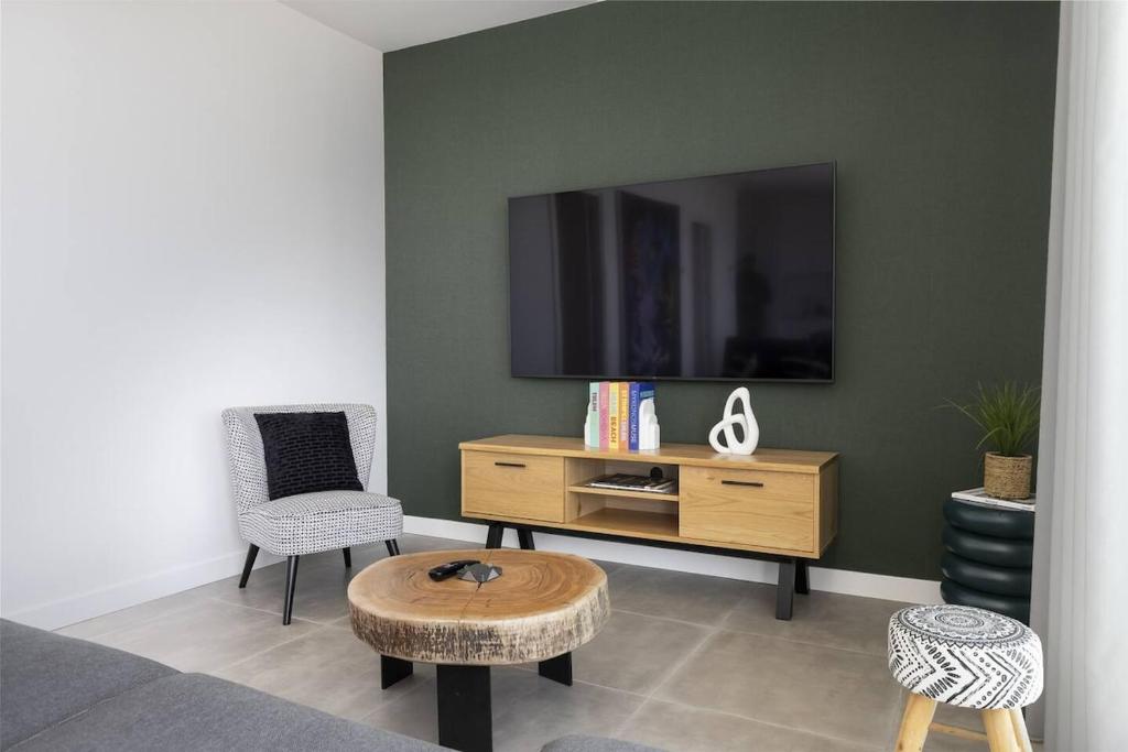 Penthouse with sea and sunset views, Малага