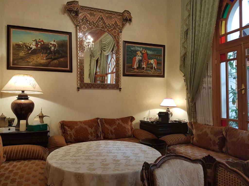 Shared lounge/TV area