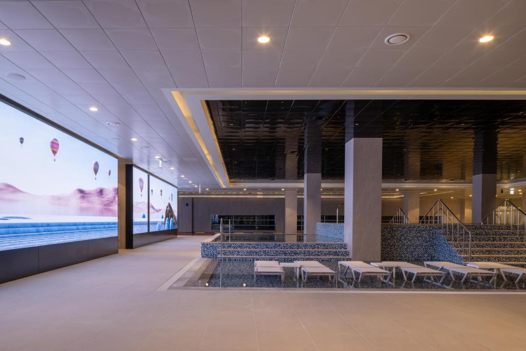 スイミングプール