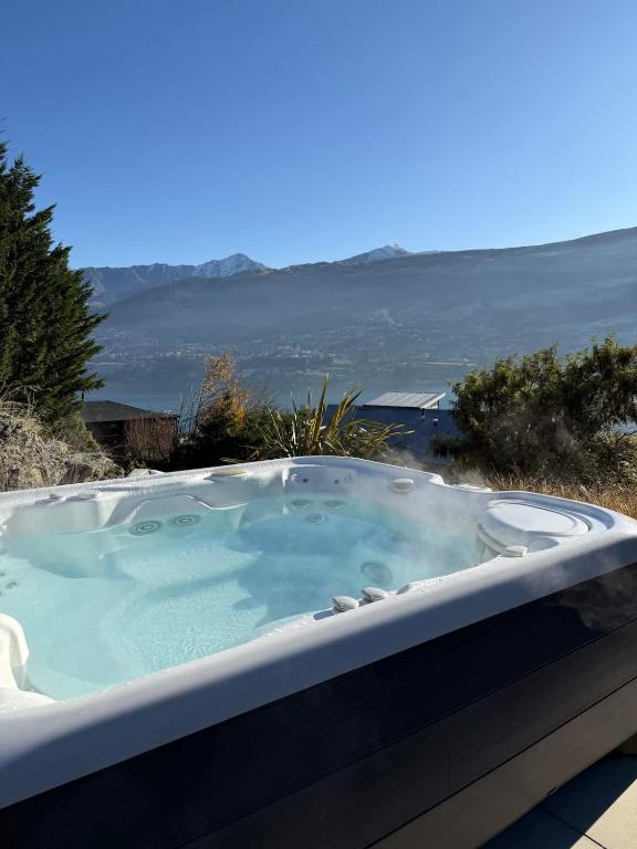 Queenstown Alpine Escape, Frankton