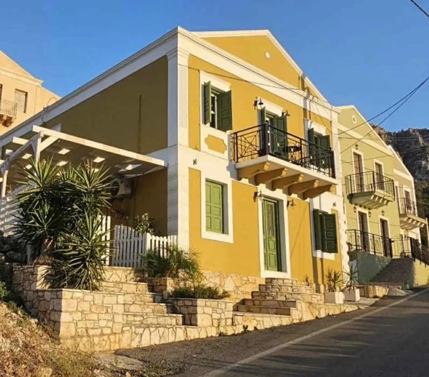Castle Home, hotel en Meyisti