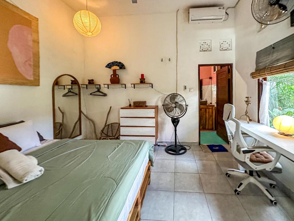 1BR Studio with Shared Pool and Gym, private Garden and kitchen in Canggu, Canggu