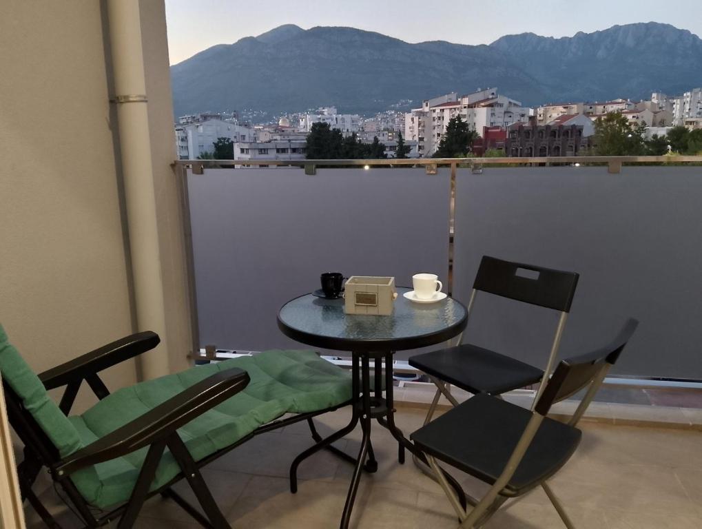 M & A Apartment Bar A 29 - 2