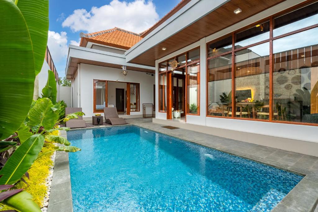 Saum - 10 Min To Beach, Tranquil Retreat with Private Pool, Kerobokan