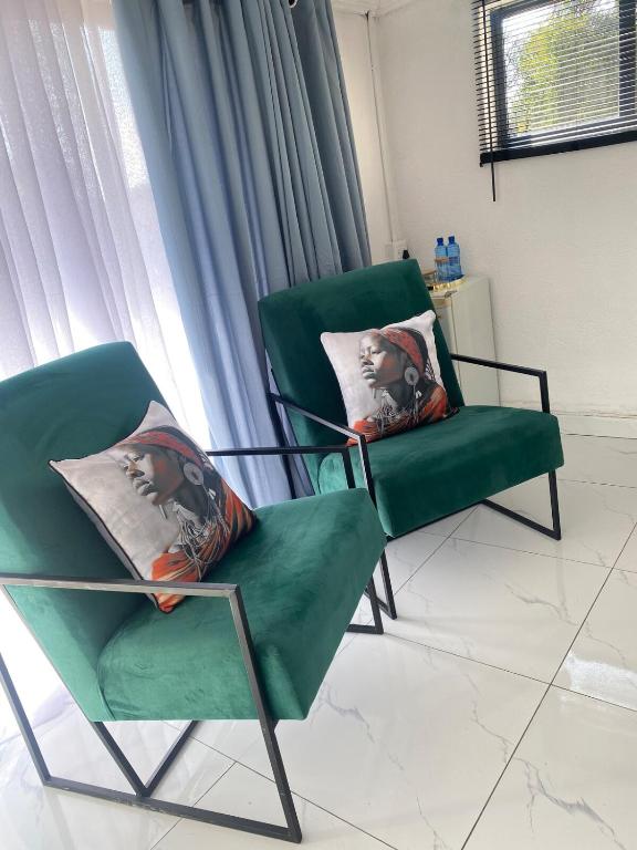 Lakeside Studio Sleeps max 2, Benoni