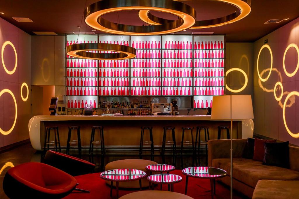 Bar/lounge