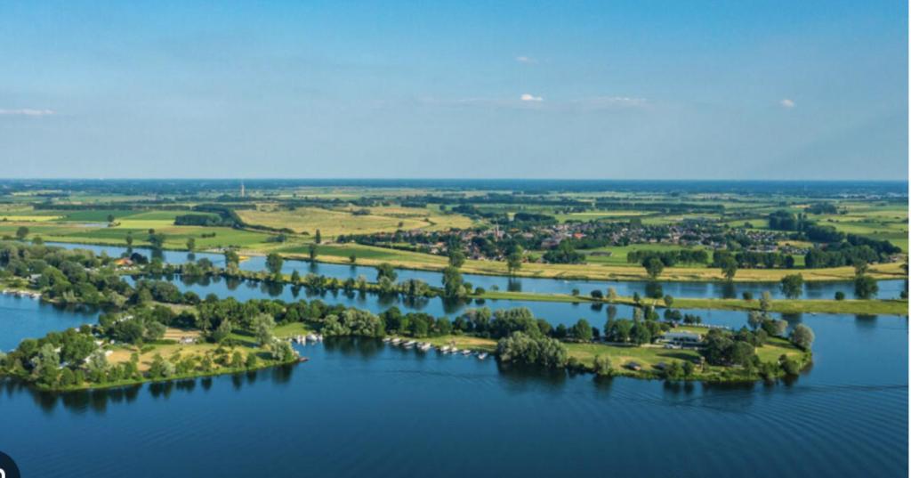 Luxe Suite, Near Station & Free Wifi, Oss