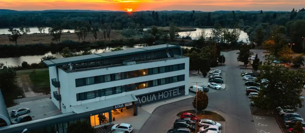 Aqua Hotel, hotel in Kecskemét