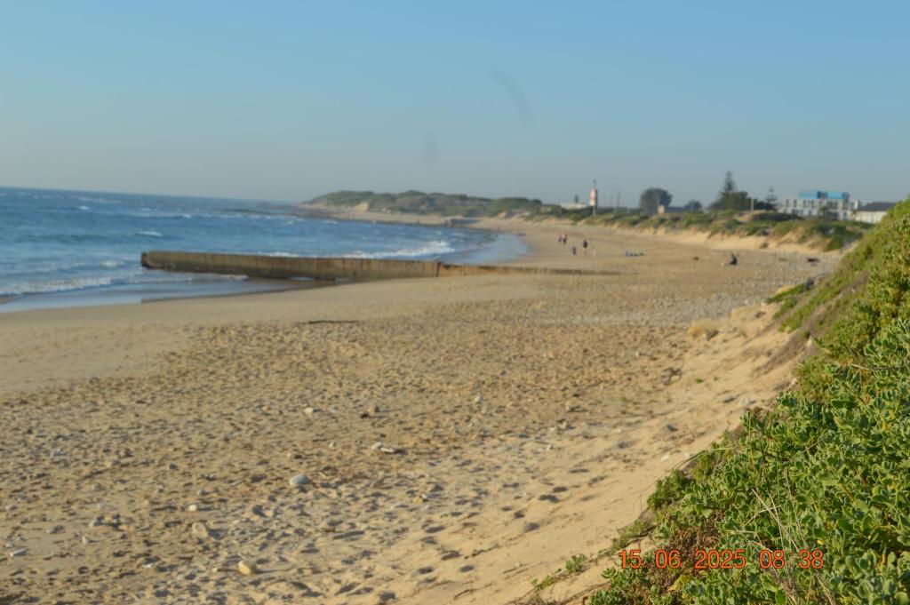 80 Steps to the Sea, Gqeberha