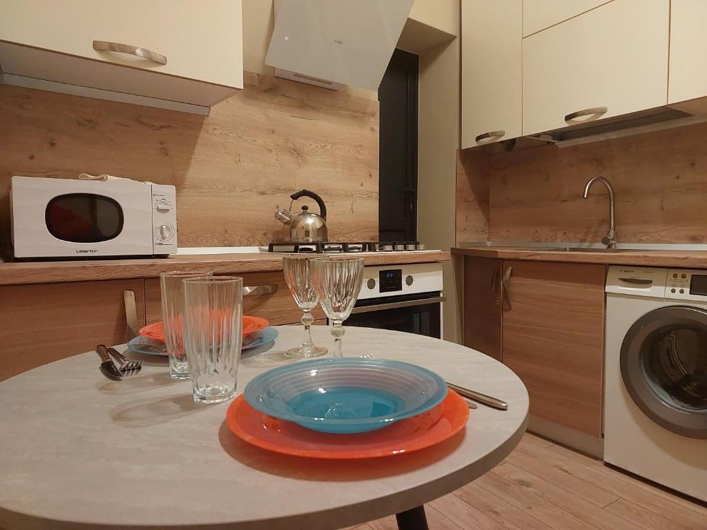 Трикімнатні апартаменти Гранд-Волинь, Luck