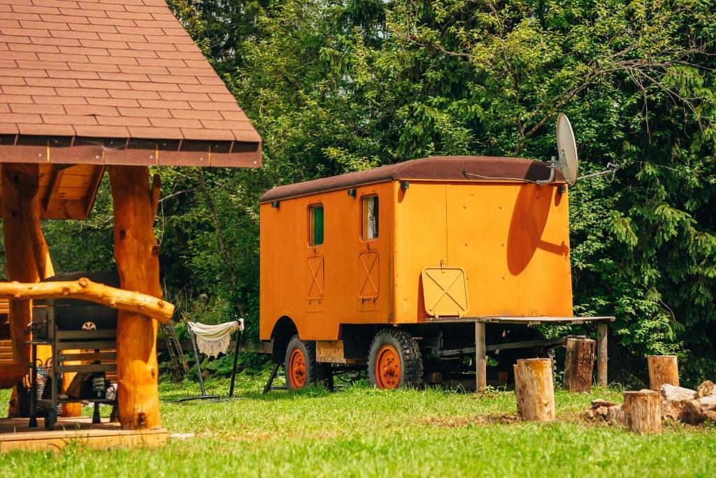 Maringotka pri potoku - Zážitkové ubytovanie - 2 os, Vernár