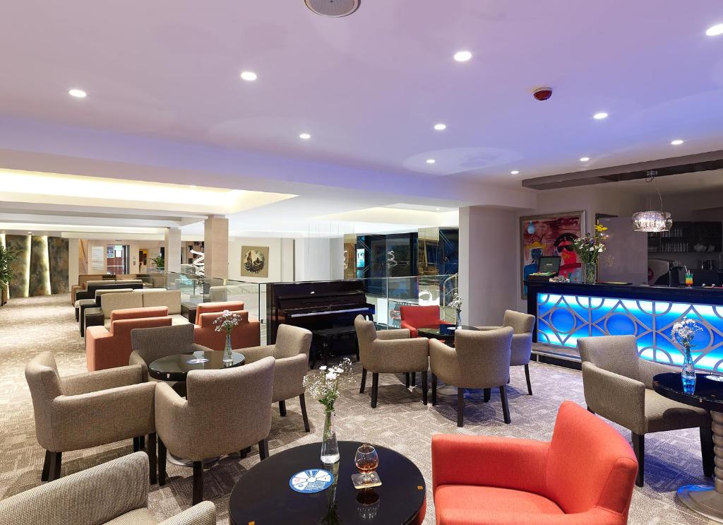 Shared lounge/TV area