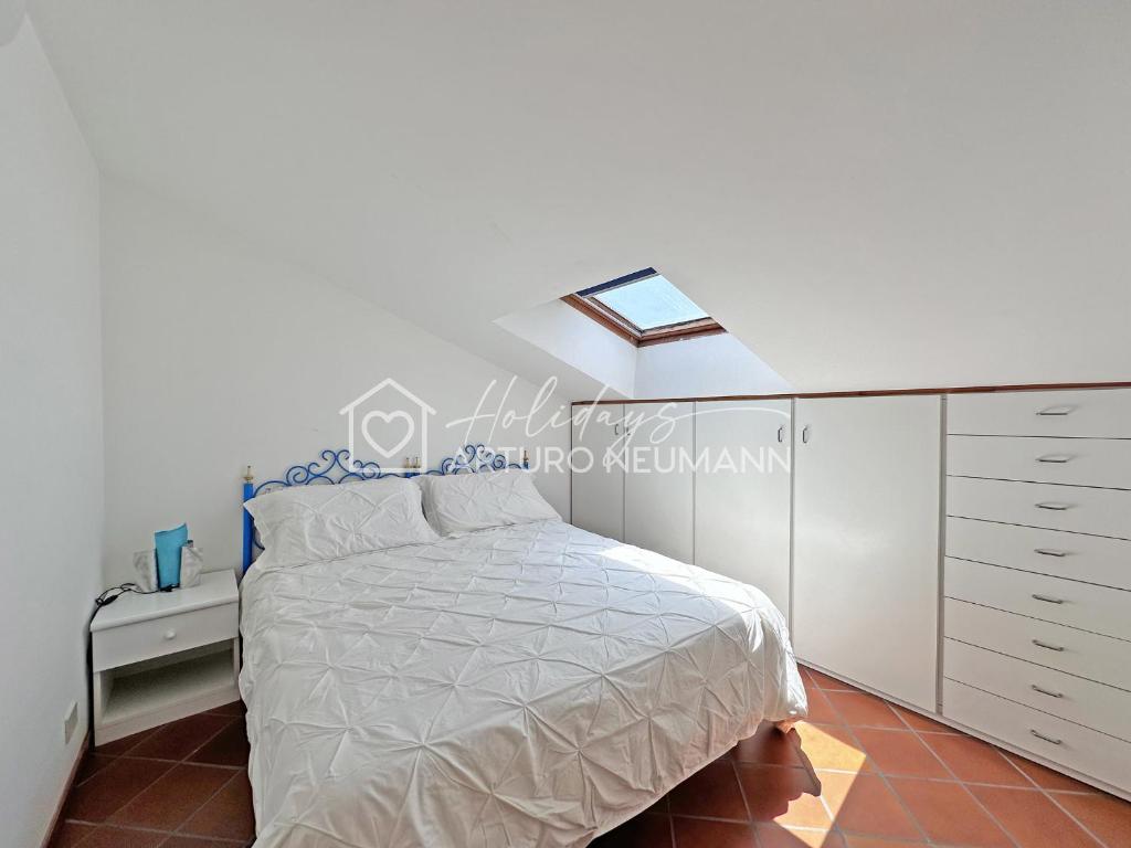 239 - Comoda mansarda in centro a Sirolo, con vista mare - POSTO AUTO E ARIA CONDIZIONATA INCLUSI - SPIAGGIA WHITE BEACH CLUB OMAGGIO dal lun al ven FINO AL 02-08 - 5