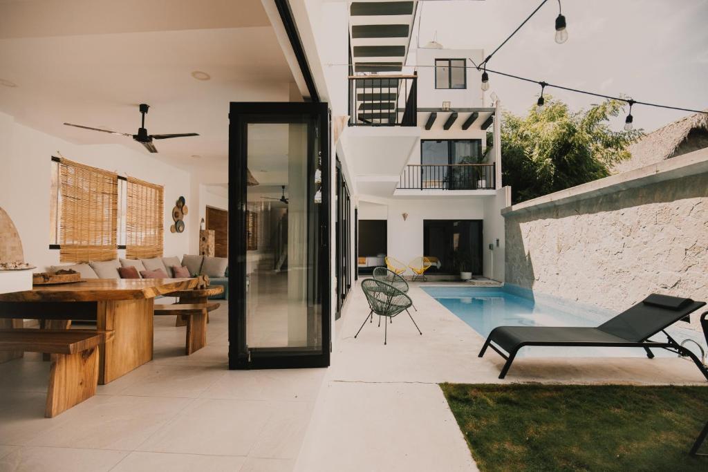 House with private pool, walking distance to beaches & restaurants - 1