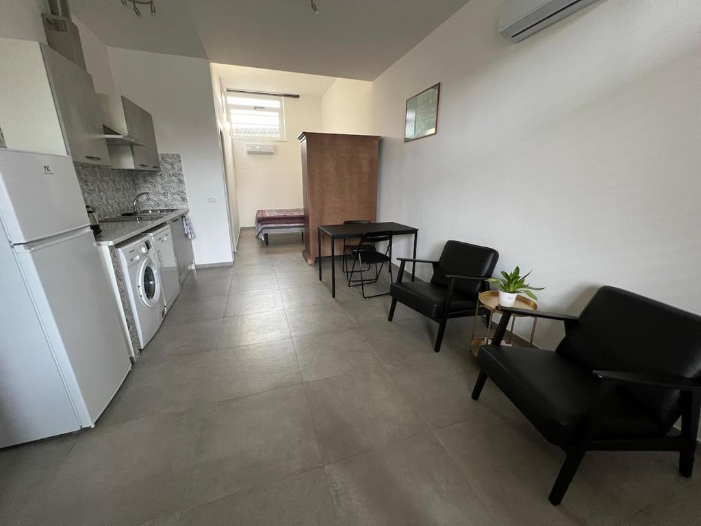 Mini loft Orchidea-Stazione La Spezia Migliarina - 3