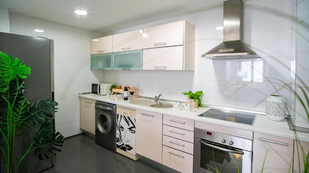 Luxury Apartment Calm Beach Walk by TuriVida - 3