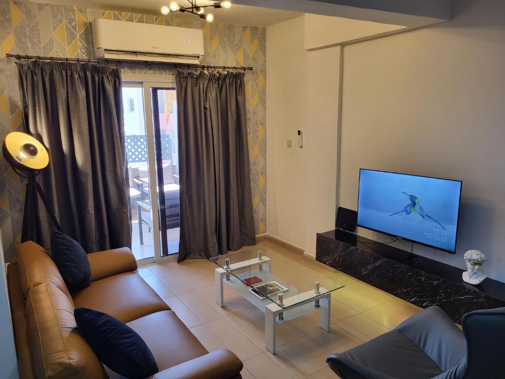 Sunshine Escape, Larnaka