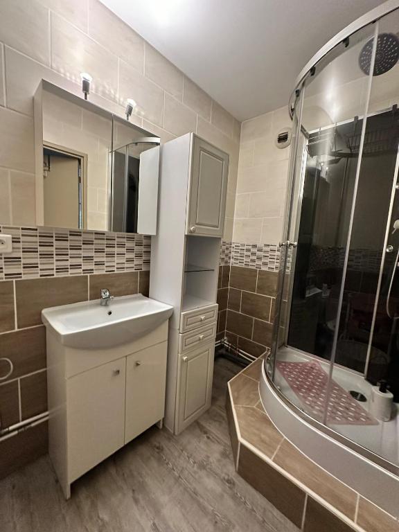 L Ésprit Stanislas, Appartement élégant au centre de Nancy à 3 min de la gare SNCF - 4