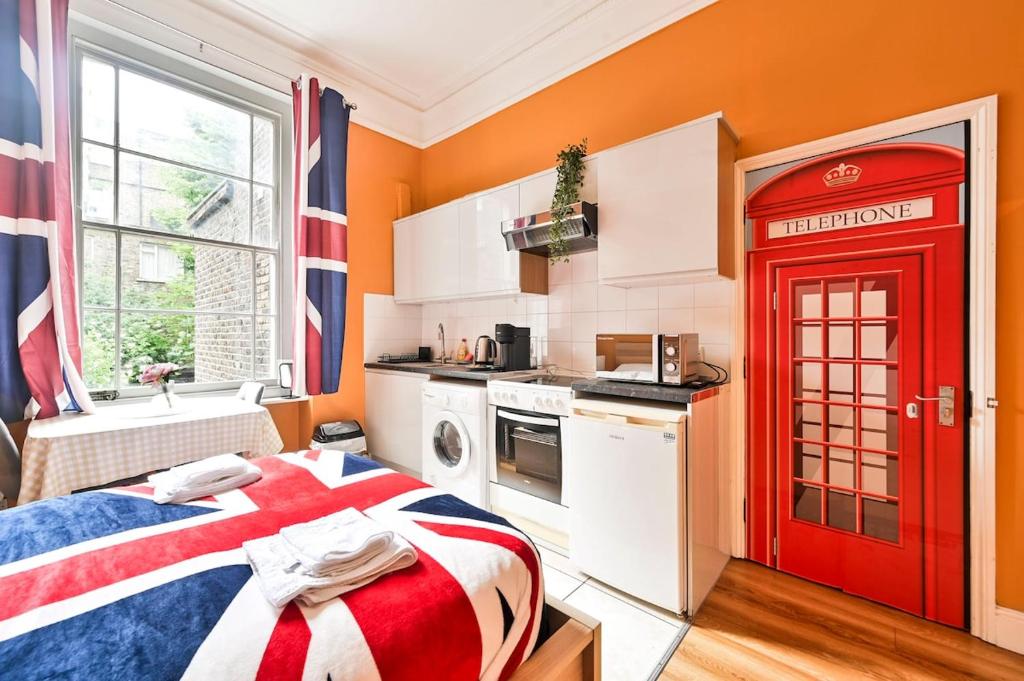 Central London 5 Apartment, London