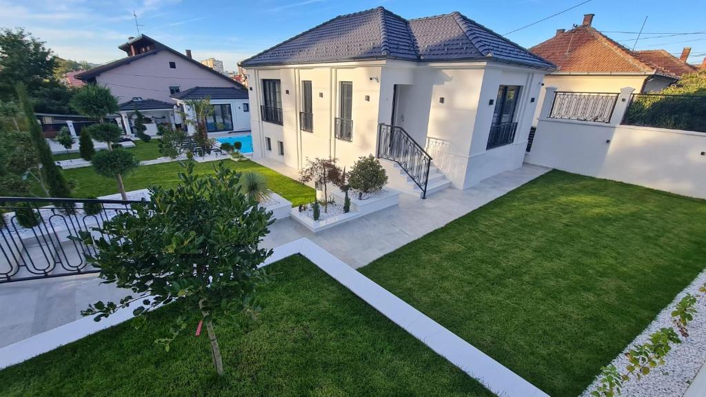 Marble Luxury House - 2