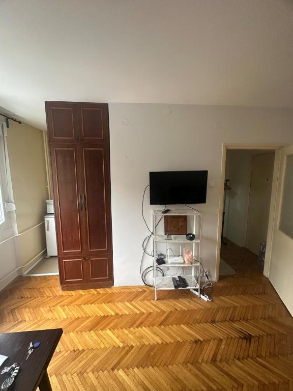 Nature Touch Close to Center - 1