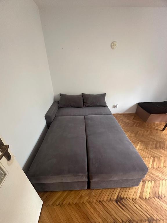 Nature Touch Close to Center - 4