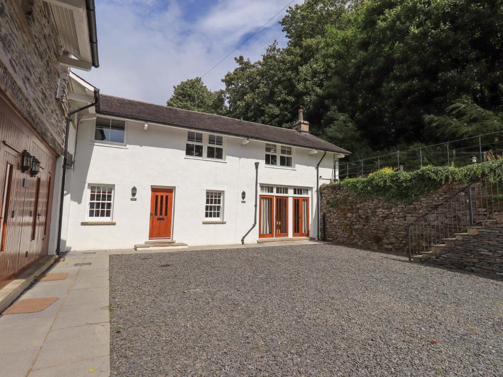 Abbots Reading Mews 2, Lakeside