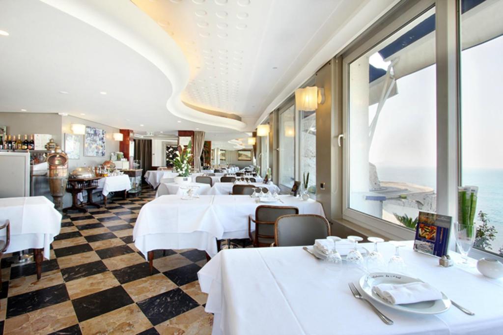 Le Rhul - Dining image