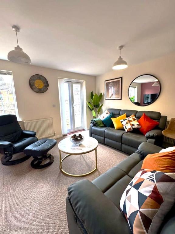 Gem Relax, Leighton Buzzard