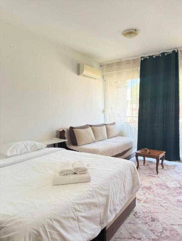 Serenity Studio House, Budva