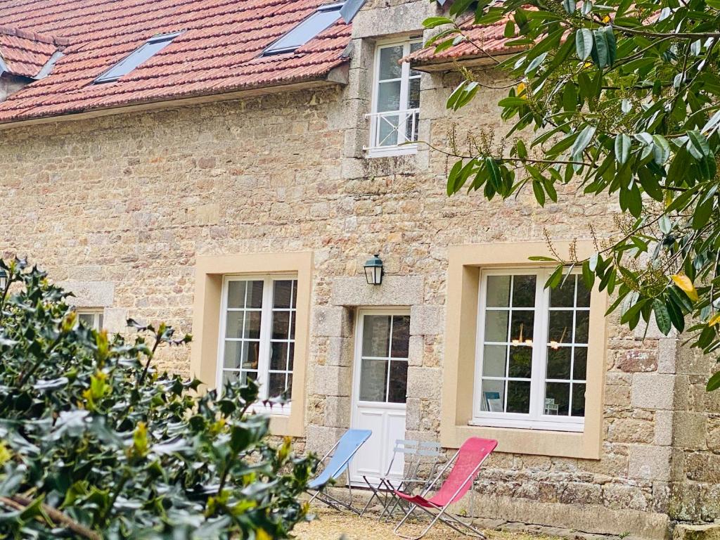 Longère de charme dans un vaste parc, Plounévez-Lochrist