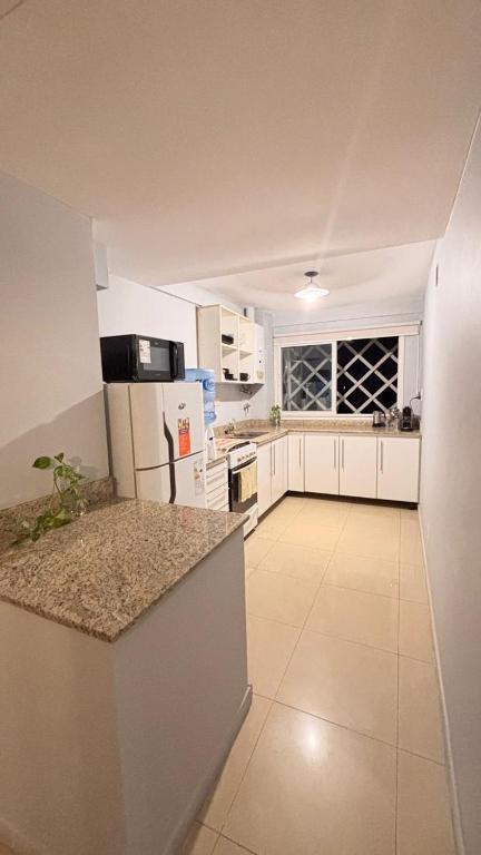 Departamento muy buena ubicación, moderno y funcional - 3