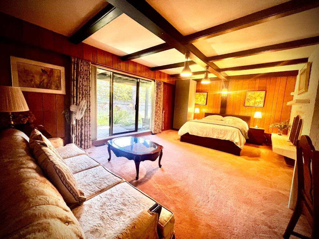 Comfortable private room near UBC-B, Vancouver