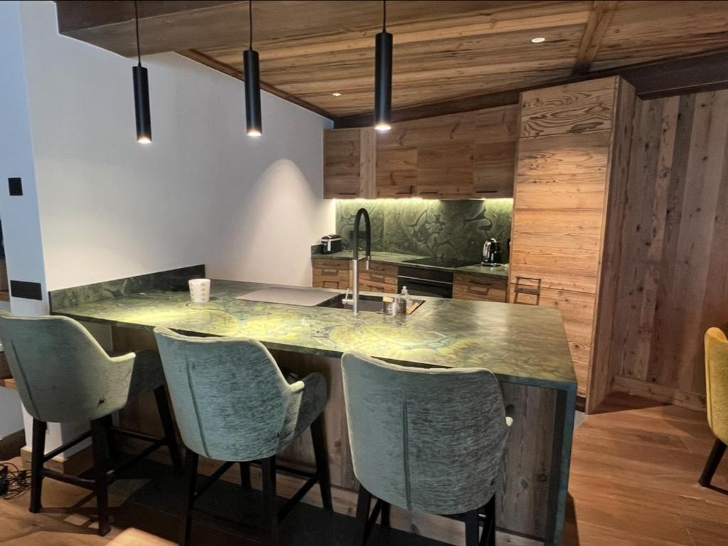 Val-d'Isère: Appt 3 ch. pour 6 pers, balcon vue village, parking, WIFI - FR-1-519-41, Val dʼIsère