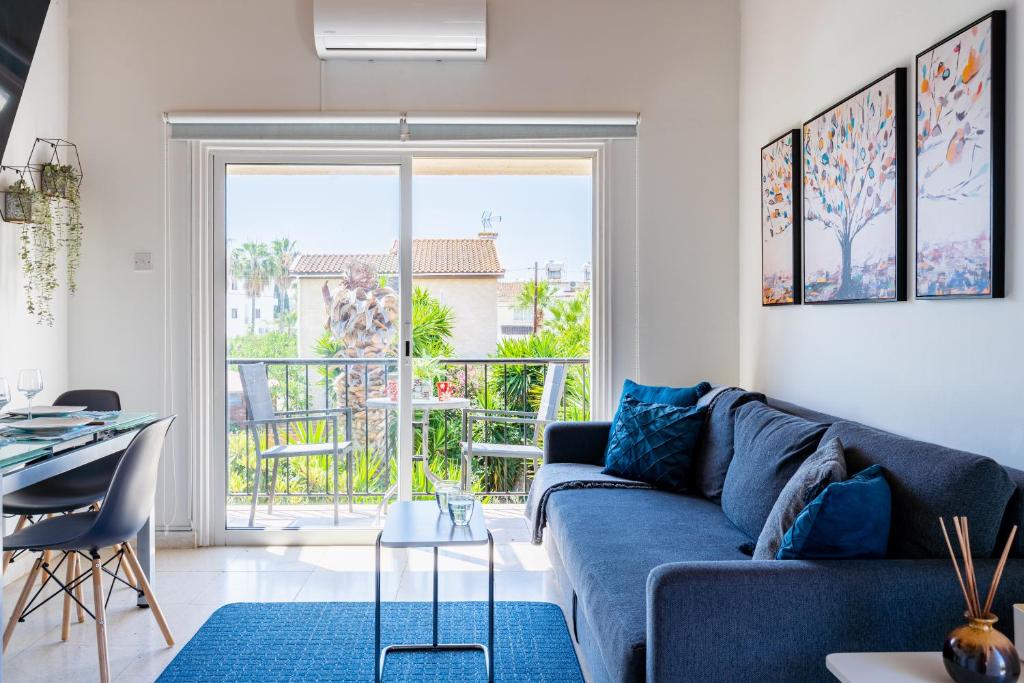 Lazuli Stylish 1-BR Apt W Pool & Balcony in Larnaca, Voroklini