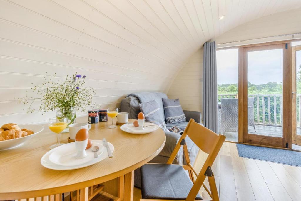 1 Bed in Garth oc-h32701, Garth