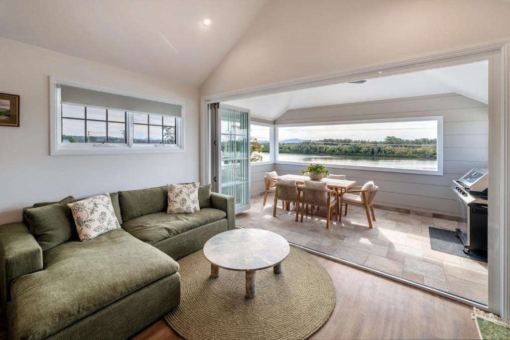 The River House Bridge Suite, Macksville