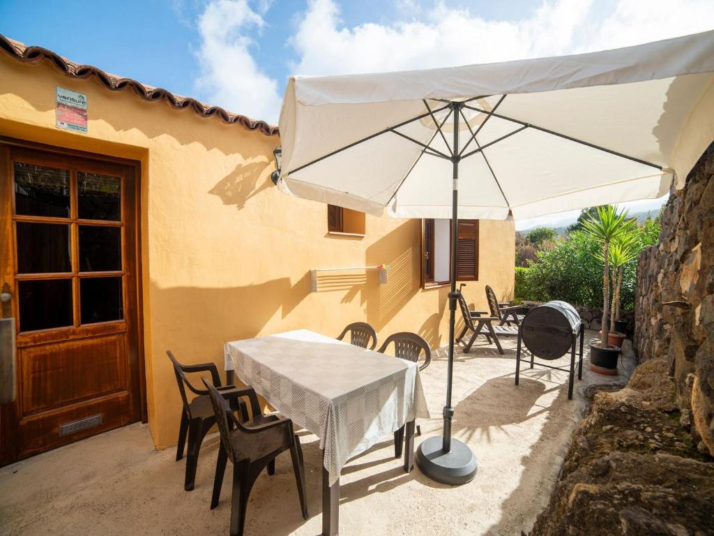 Apartment with views of the coastline of Tenerife - 1