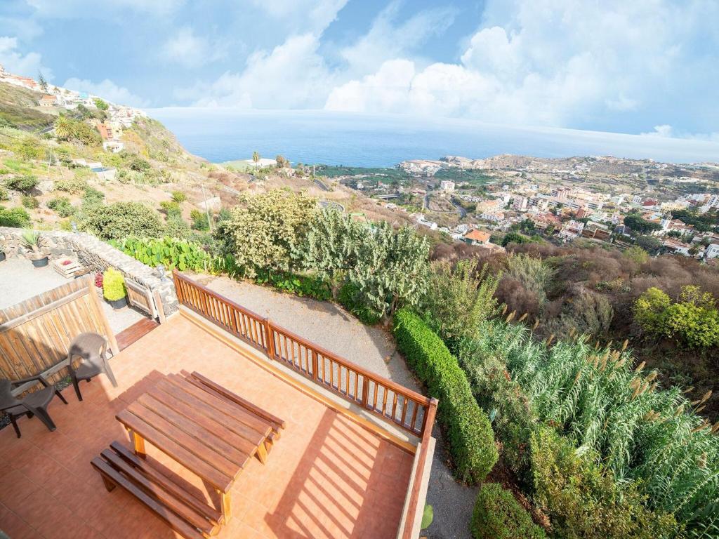 Apartment with views of the coastline of Tenerife - 3