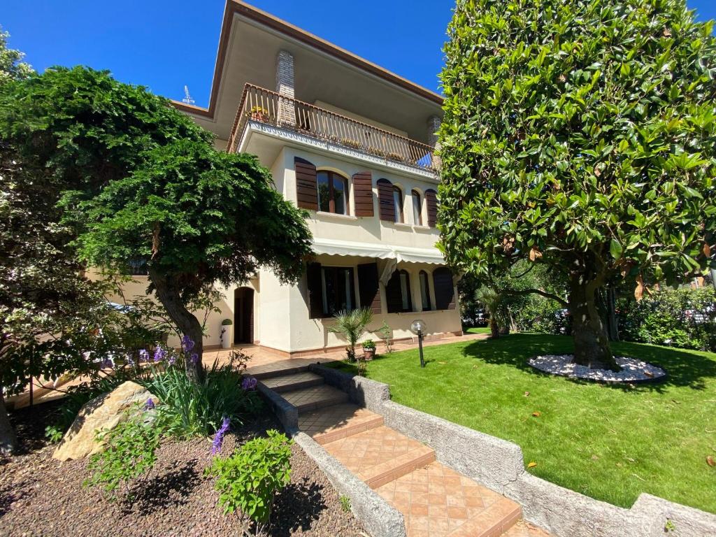 Seclusive Apartment in Sirmione near Lake - 2
