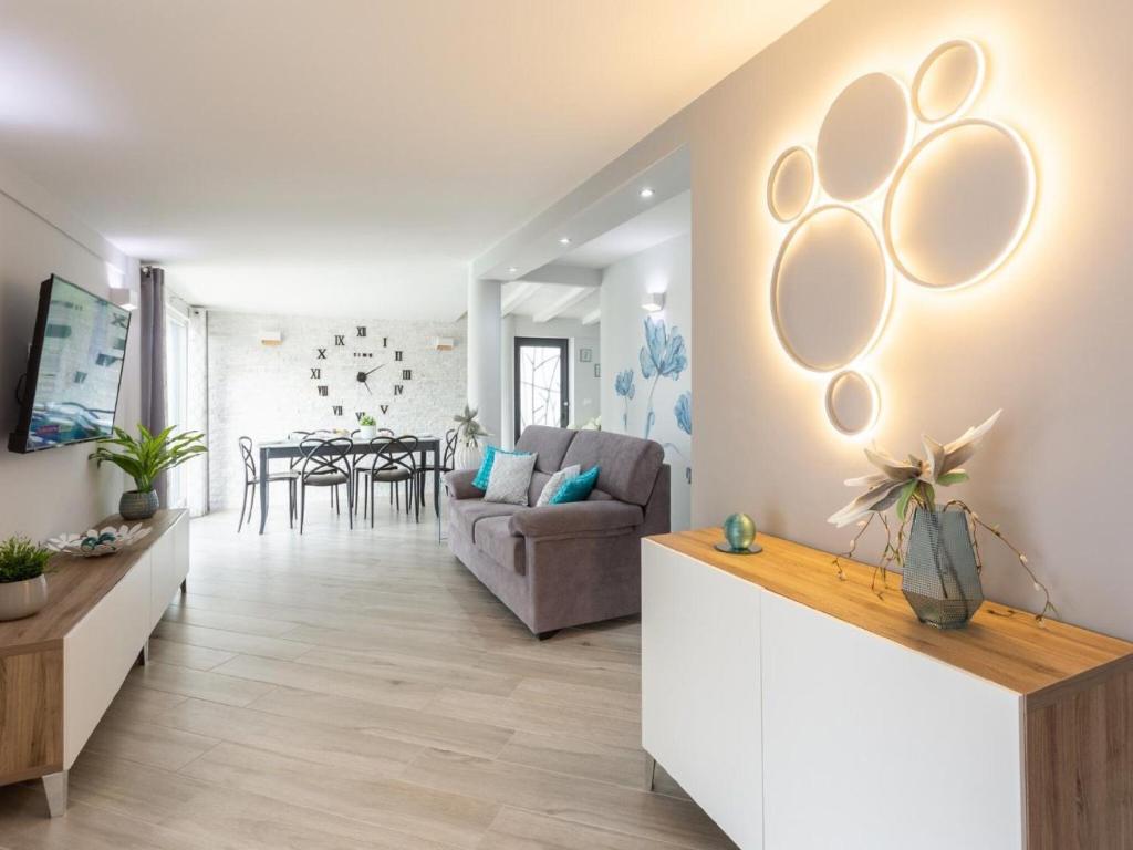 Elegant property located in Trappeto, Trappeto