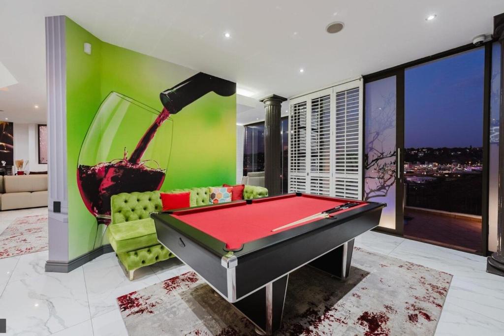 Private Villa-Views, Pool, Braai, Johannesburg