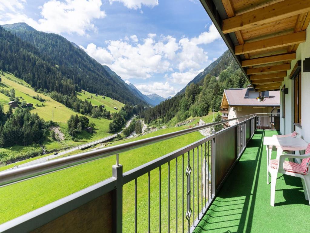 Apartment in Kappl near Ski Slopes - 4